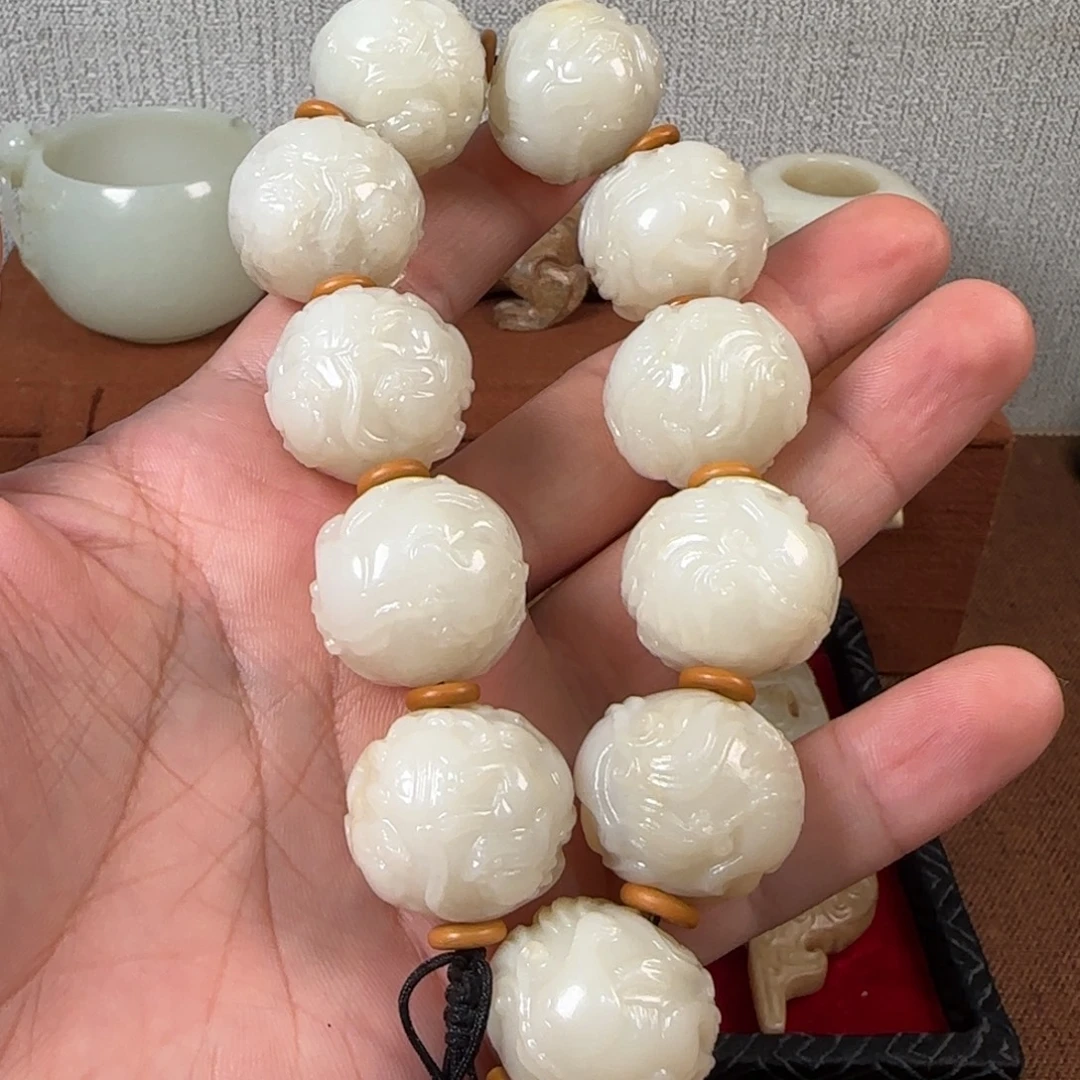 丹***9非常精美的脖挂件