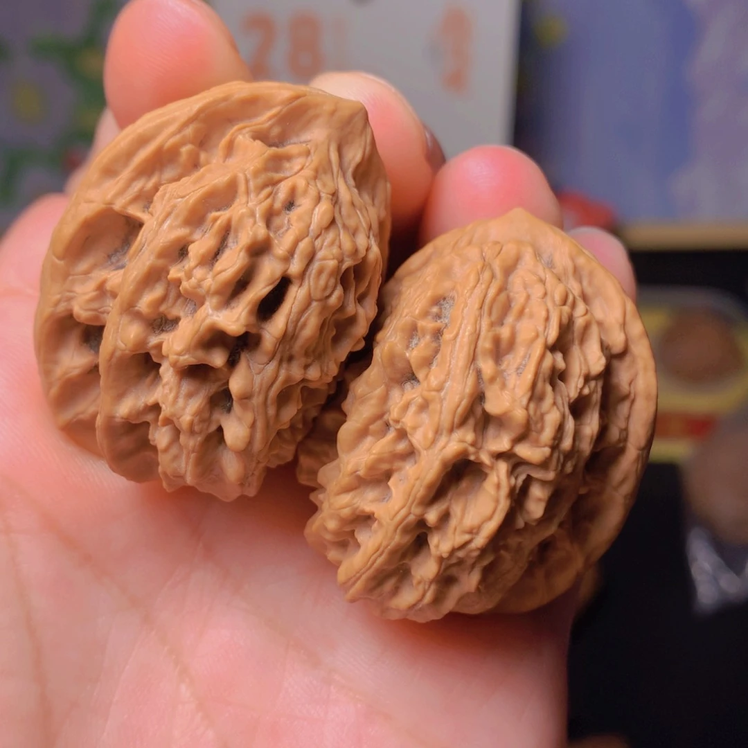 文玩核桃吊坠盘龙虎头半壁