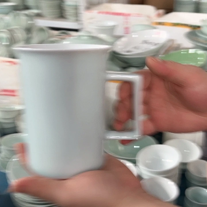 陶瓷马克杯两个，微瑕处理