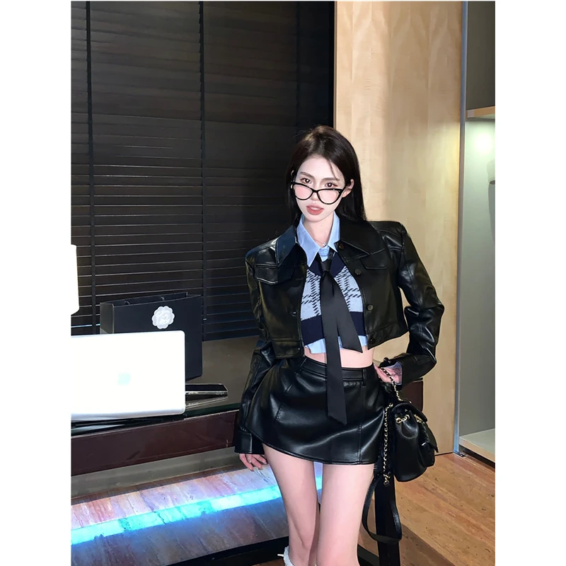 2025年早春新品辣妹短款皮衣外套裙裤女短款polo领衬衣马甲四件套