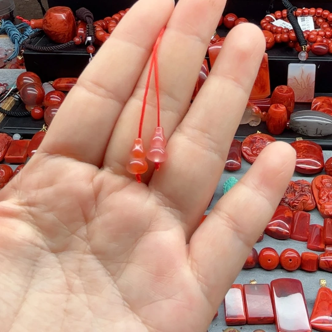 南红玛瑙配饰未镶嵌