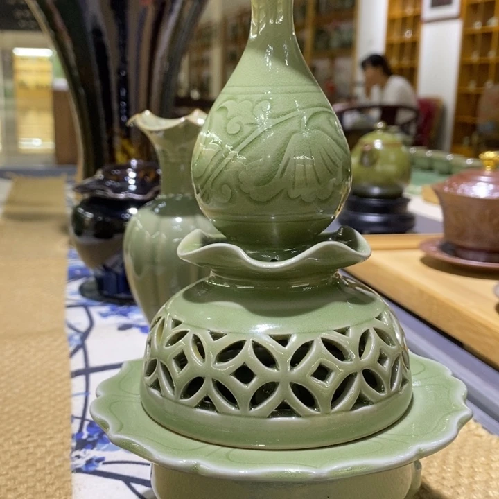 青瓷宝葫芦香炉原矿