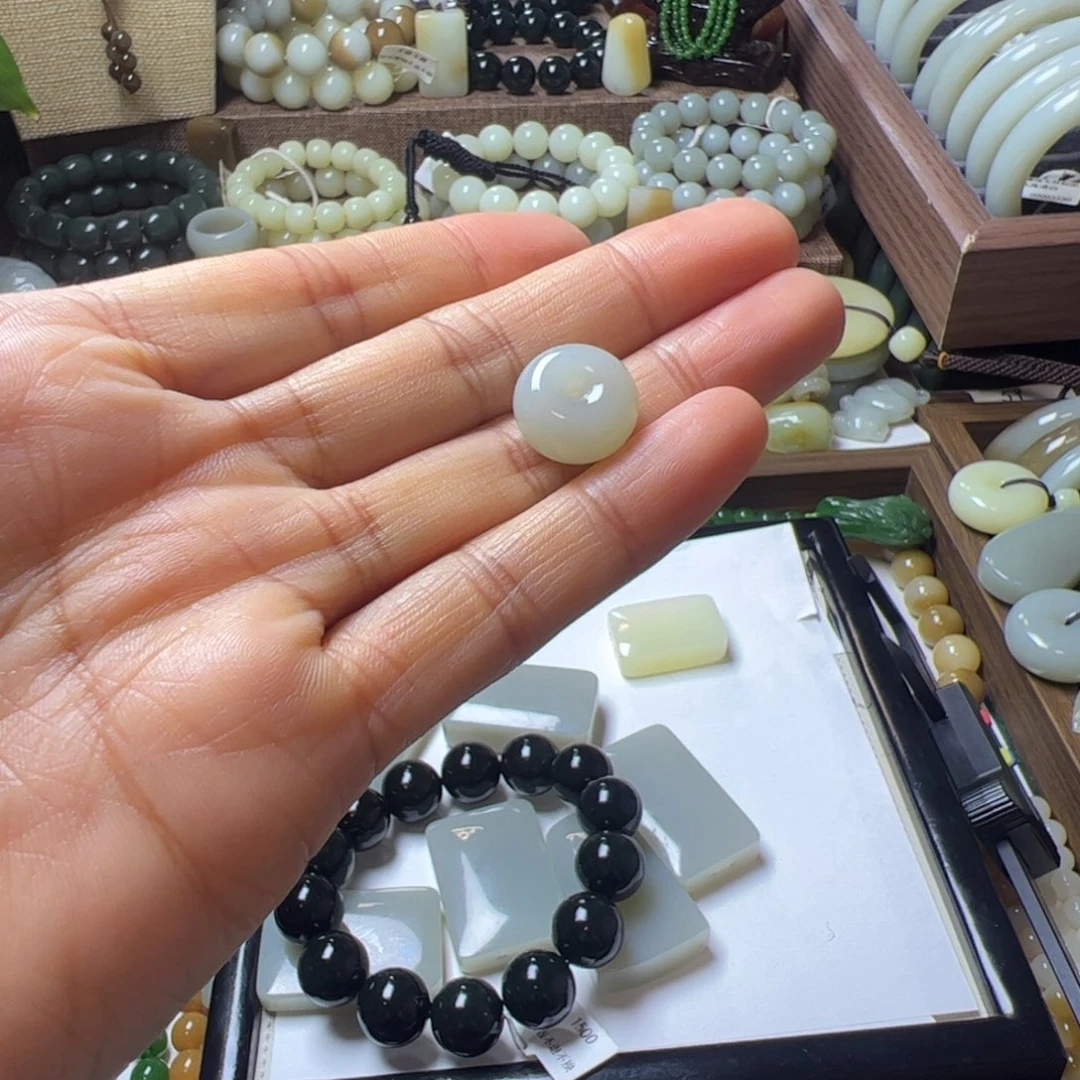 老***装和田玉（糖玉）未镶嵌车挂