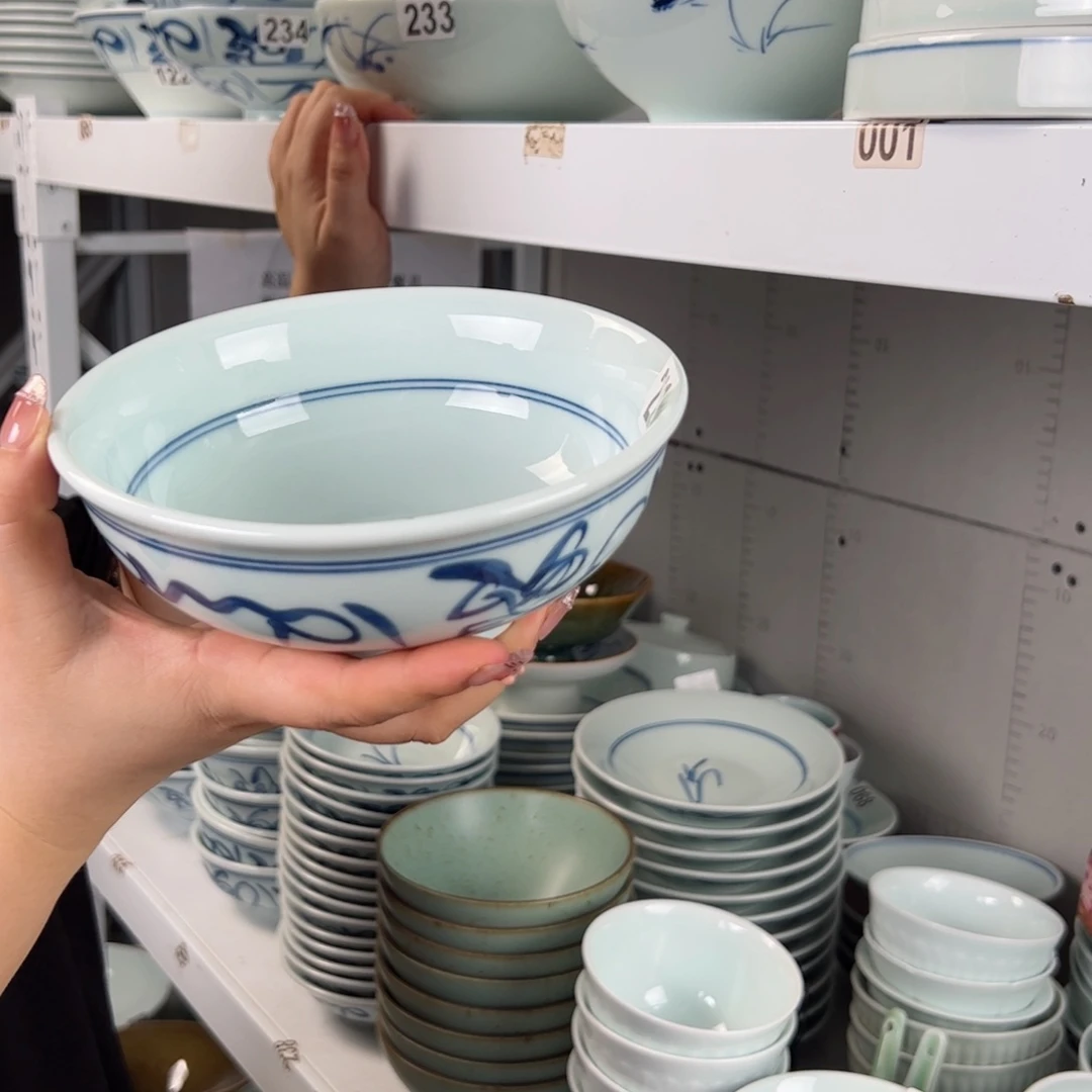 手绘高温釉下彩微瑕山茶花6.5寸高足碗（单只装）