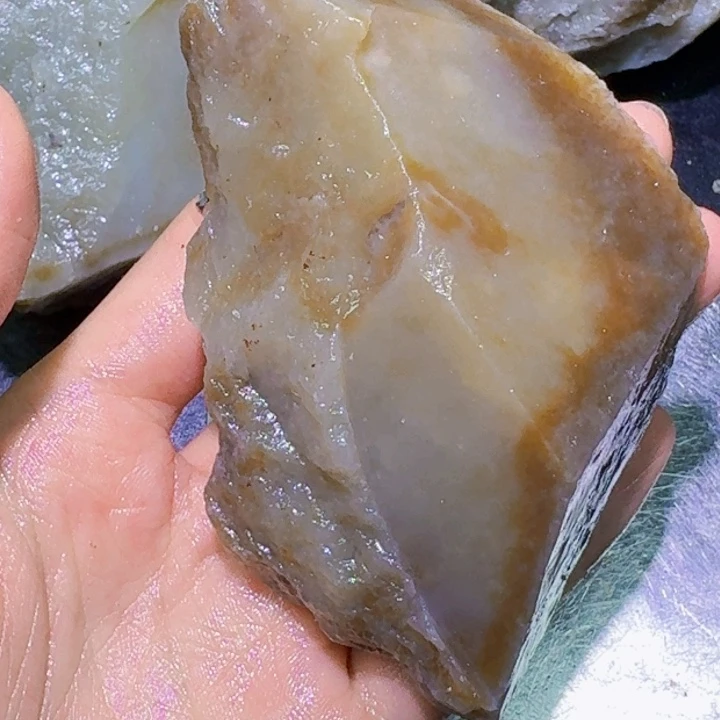 未镶嵌和田玉（糖玉）珠宝半成品