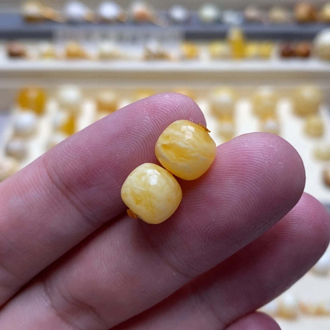 琥珀未镶嵌珠宝奇石