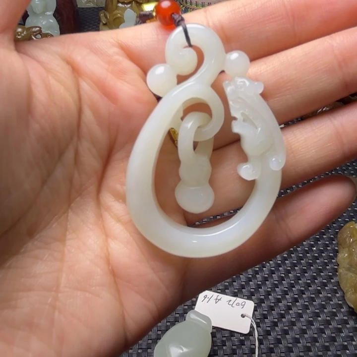 和田玉（糖玉）未镶嵌颈饰