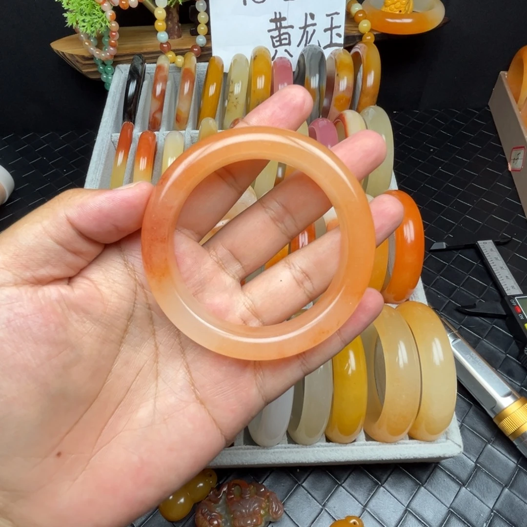 A***e石英质玉（黄龙玉）未镶嵌手镯