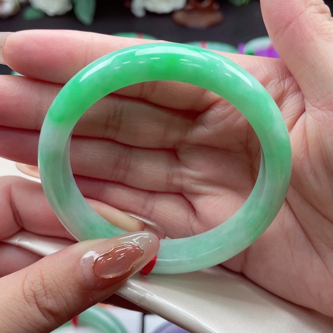 翡翠未镶嵌手镯翡翠