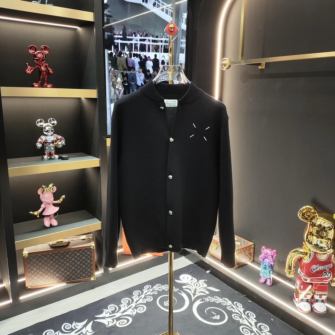 2025秋冬加厚重工字母提花针织毛衣过圆领爆款轻奢