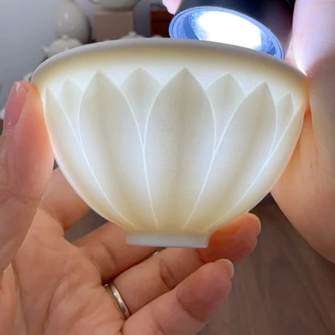 微瑕莲瓣鸡心杯，