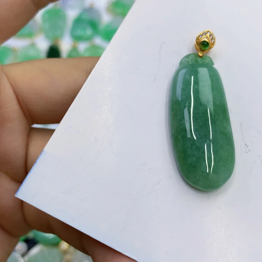 翡翠未镶嵌颈饰翡翠