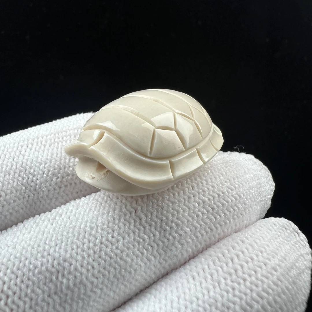 A4022天然猛犸牙 富甲雕刻 21*29*14mm支持鉴定 假一罚四