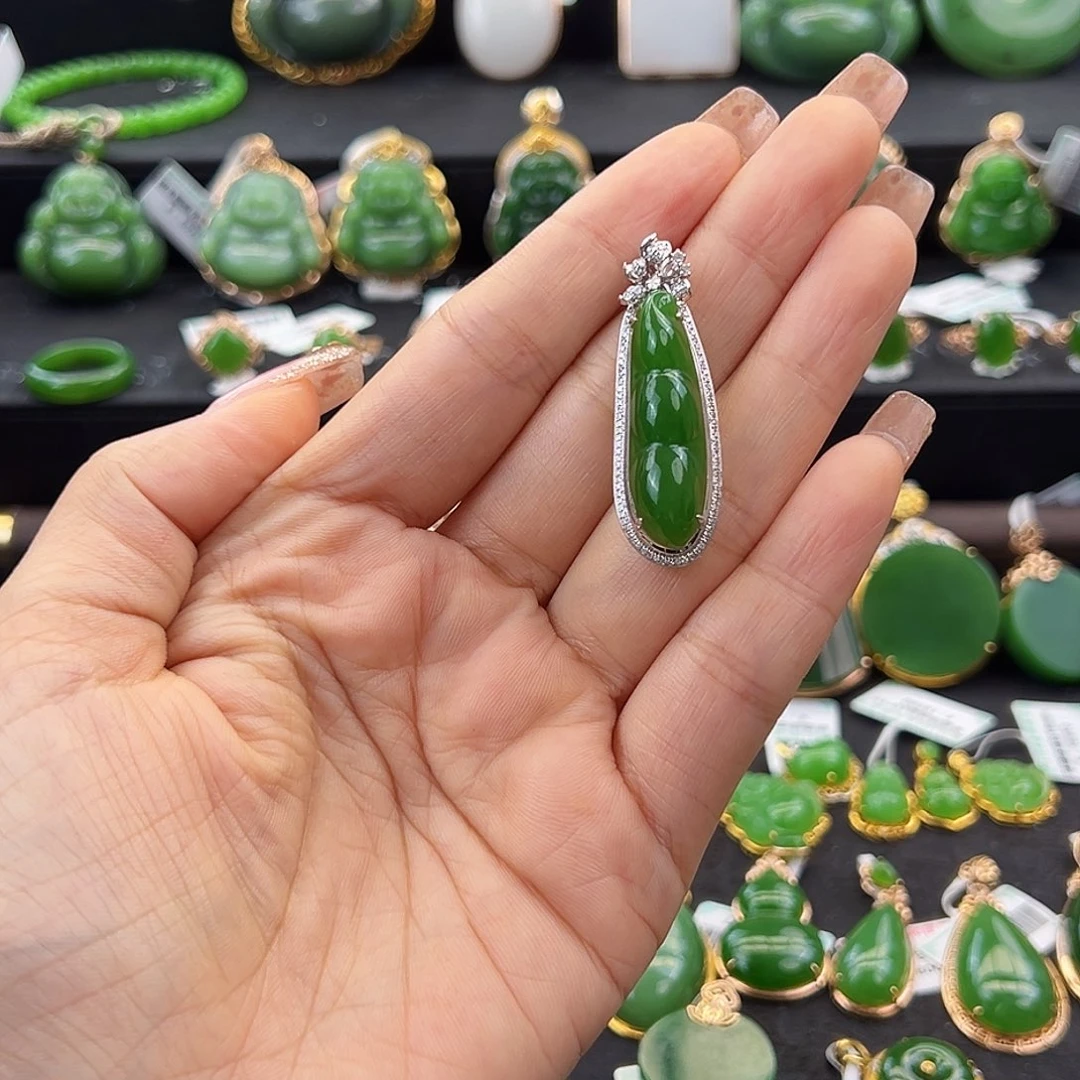 和田玉（碧玉）18K金镶嵌颈饰