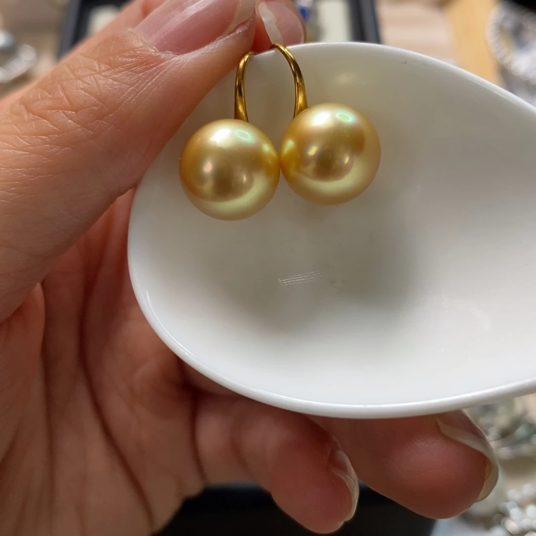 海水珍珠耳饰18K金镶嵌