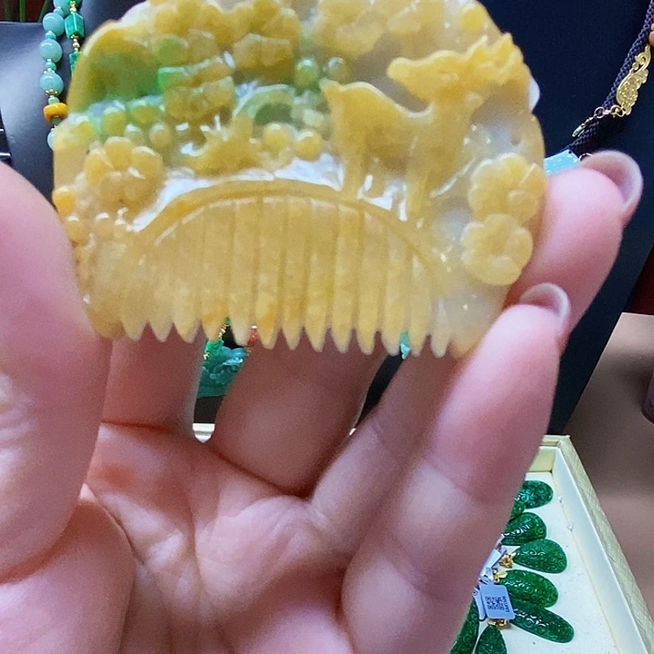 翡翠未镶嵌颈饰吊坠