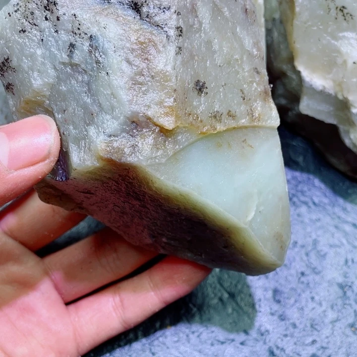 和田玉未镶嵌珠宝半成品