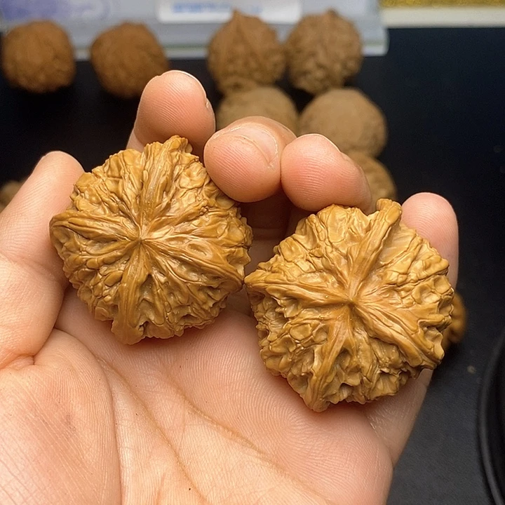 文玩核桃吊坠h***f玉玺四棱