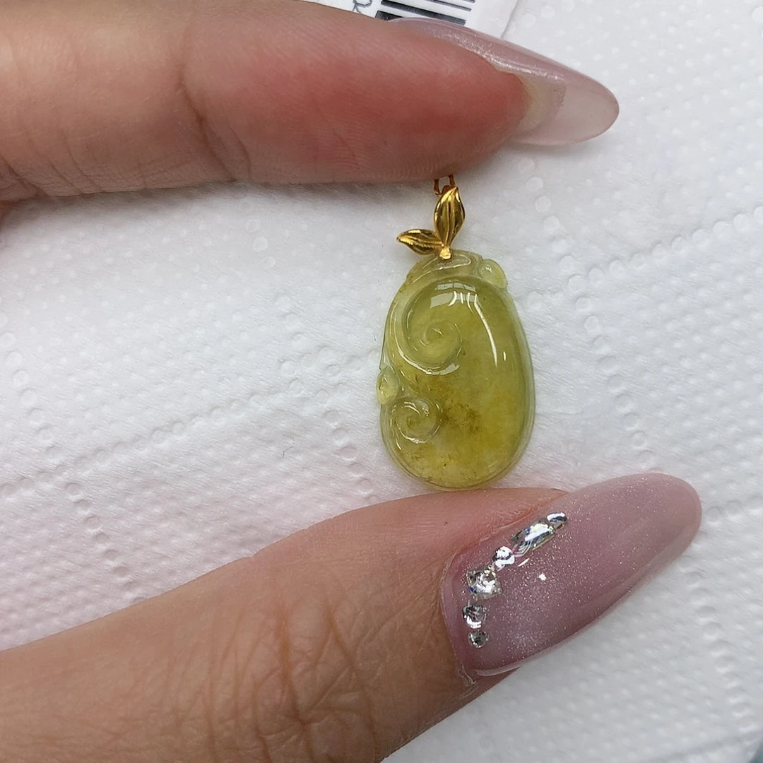 颈饰18K金镶嵌翡翠