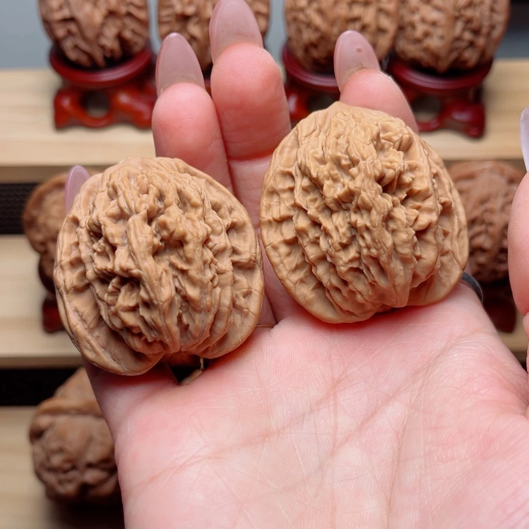 小***毛文玩核桃把件虎头