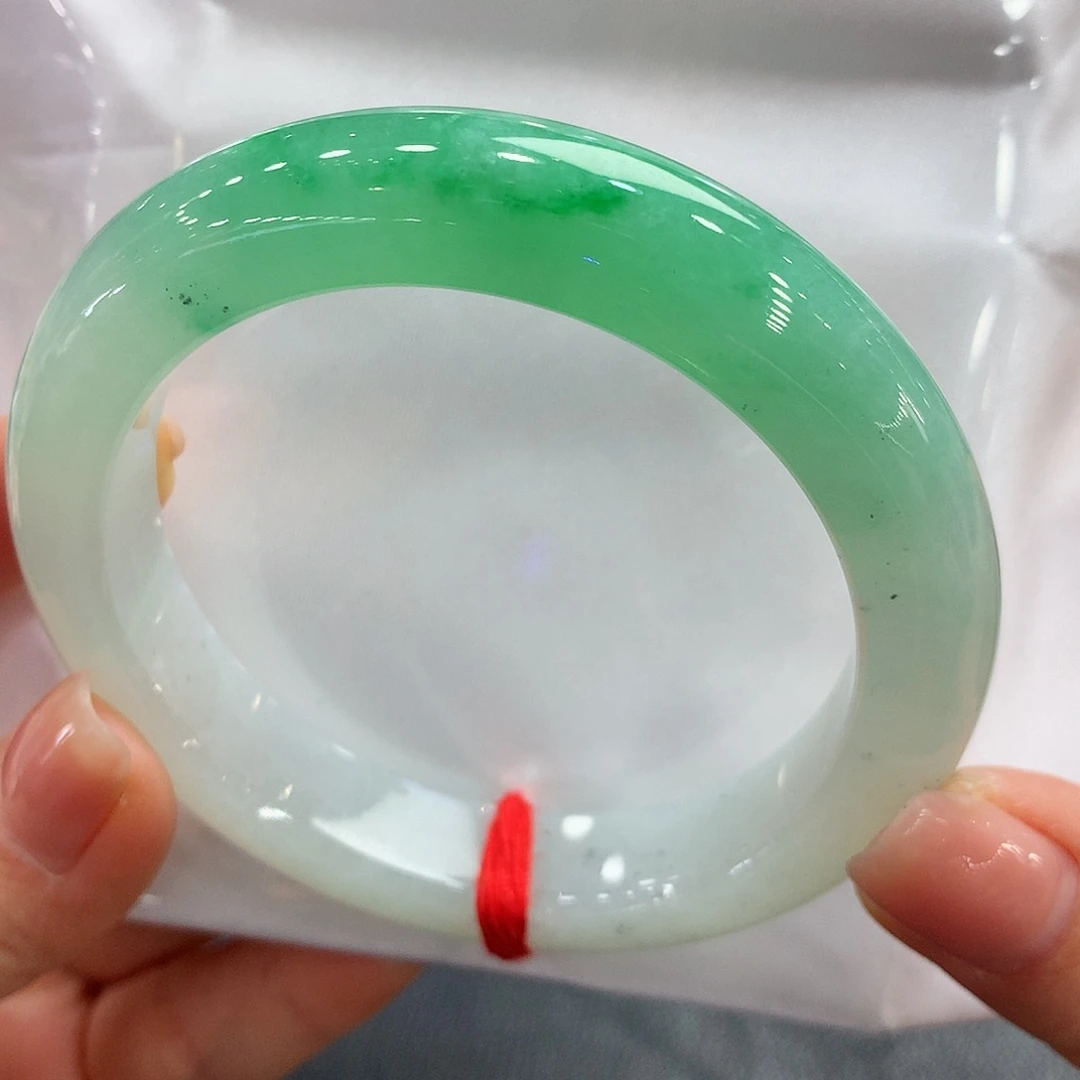 翡翠未镶嵌手镯57.6正圈两天鉴赏