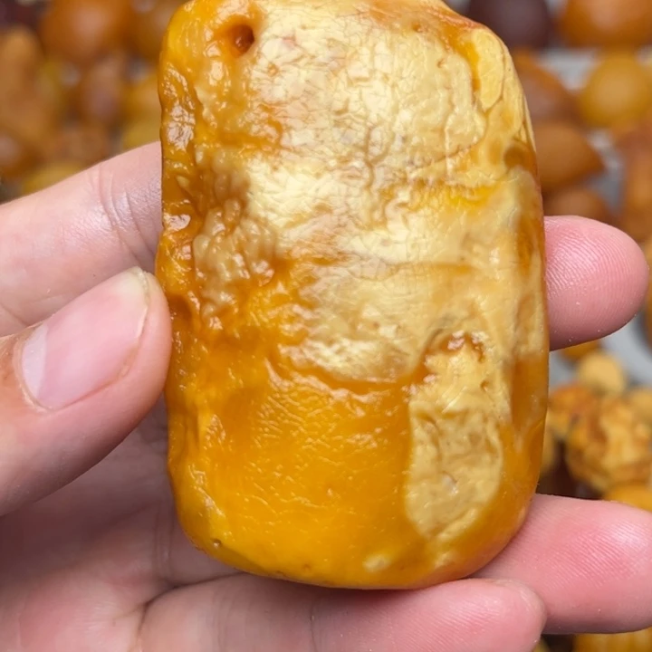 琥珀未镶嵌裸石天然蜜蜡手串