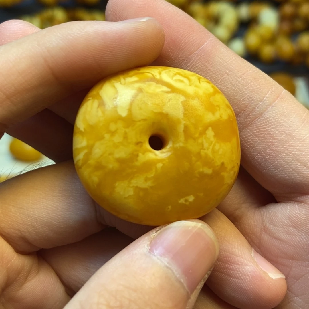 蜜蜡未镶嵌珠宝奇石