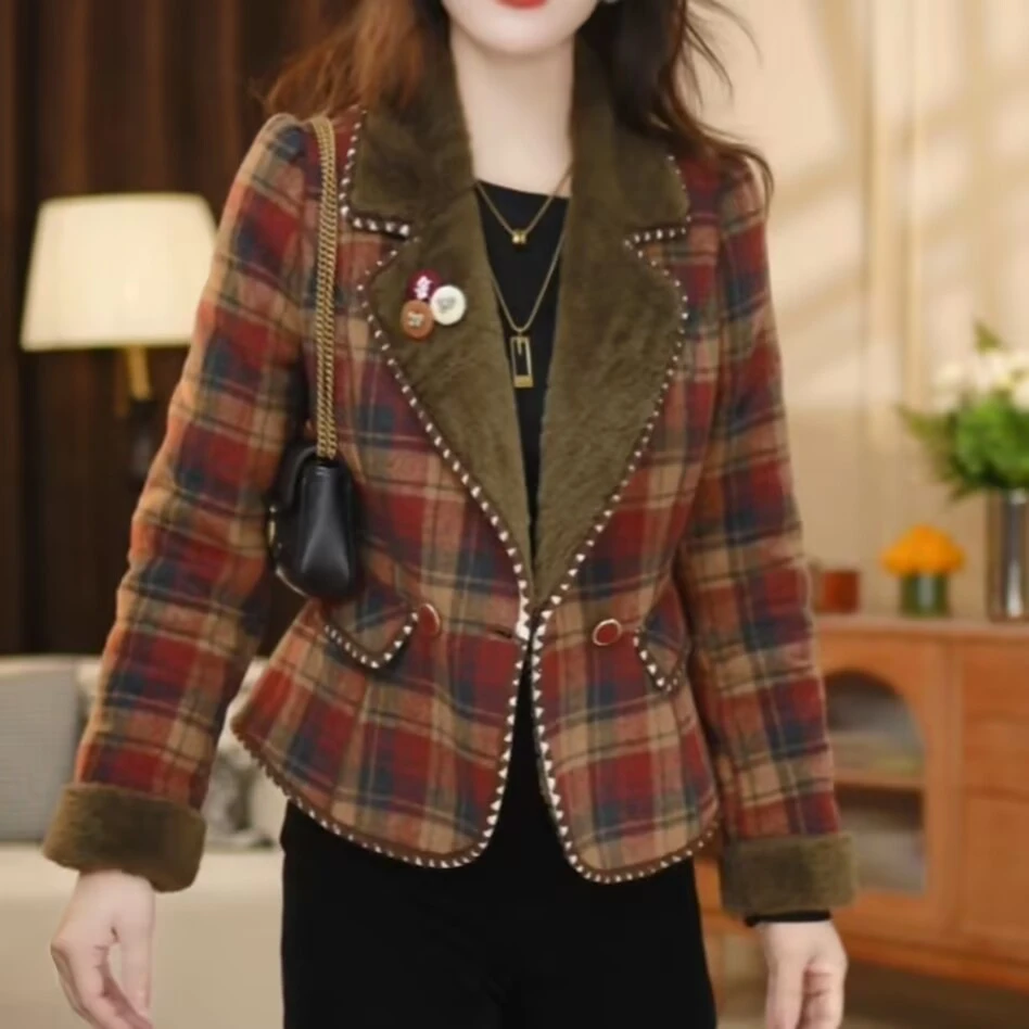 高端洋气短款外套2025冬季新显瘦款防寒保暖加绒加厚时尚短款上衣