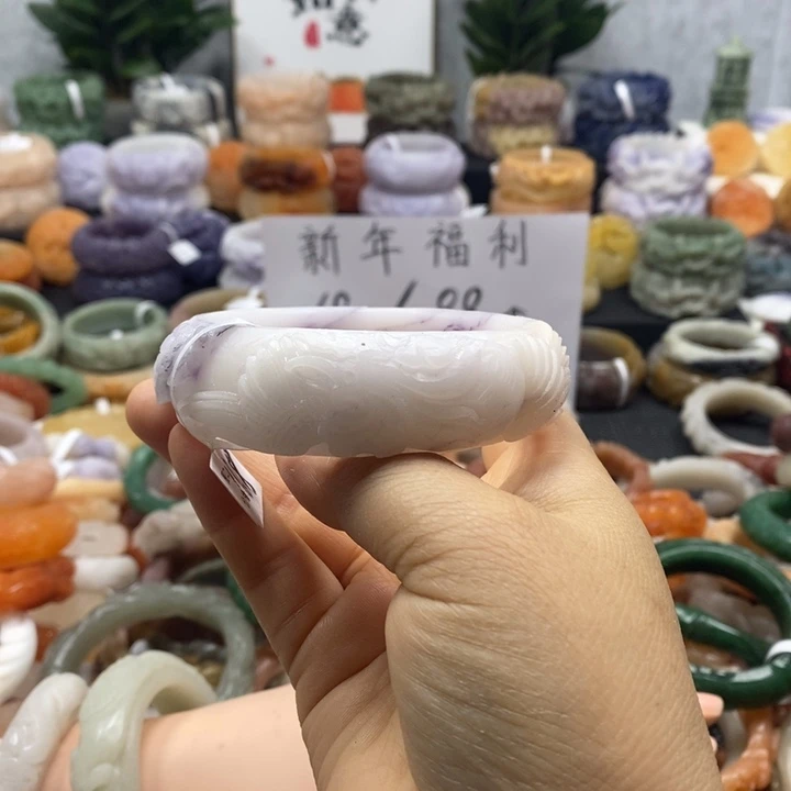 石英岩玉未镶嵌手镯