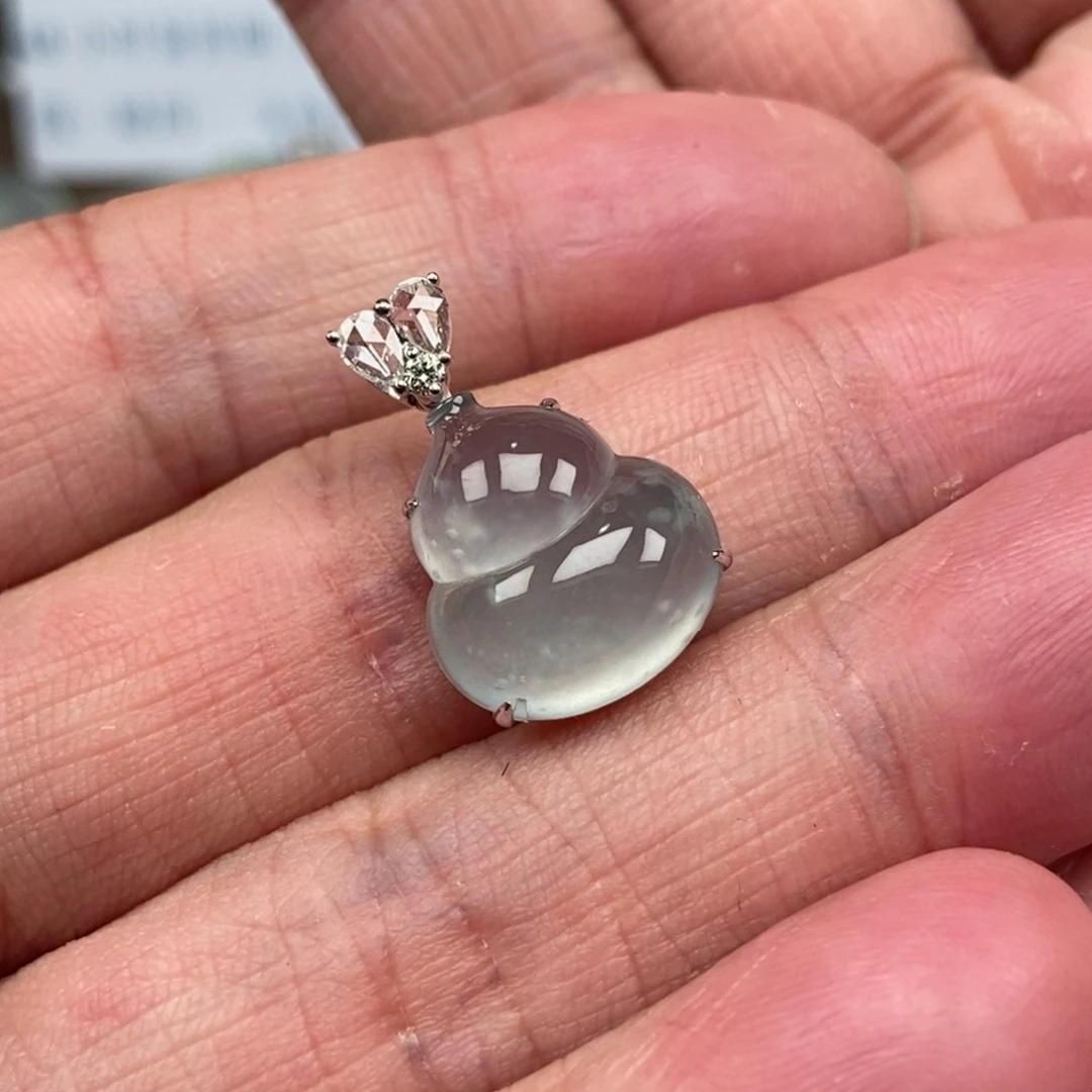 翡翠18K金镶嵌吊坠(不含链)葫芦