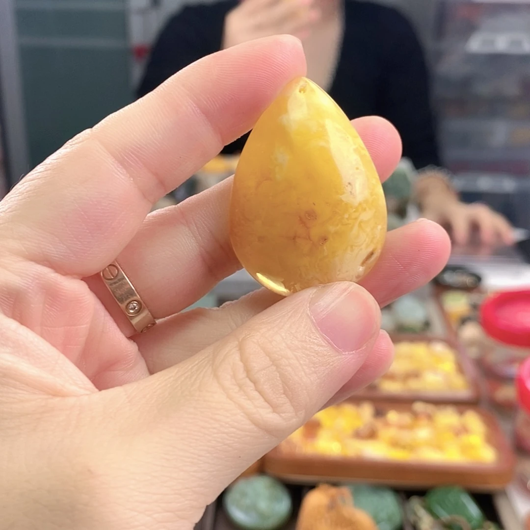 琥珀未镶嵌裸石项链