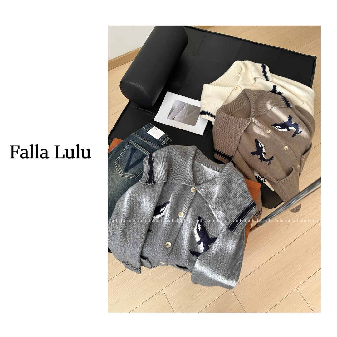 @英子家  韩单～加厚保暖海军领海豚提花毛衣开衫慵懒外套  C2333