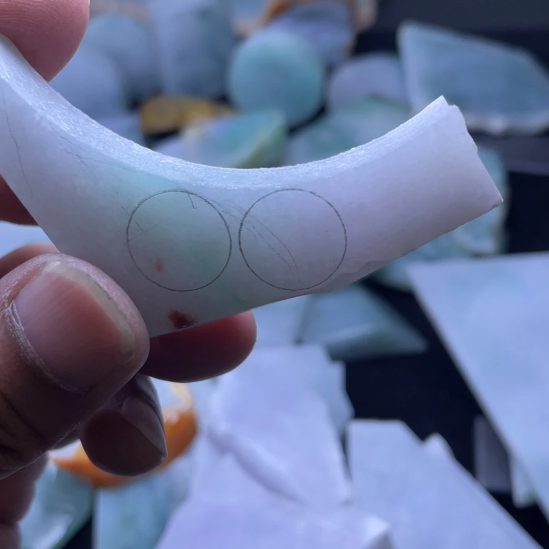 辫***哥定制翡翠未镶嵌包工珠子