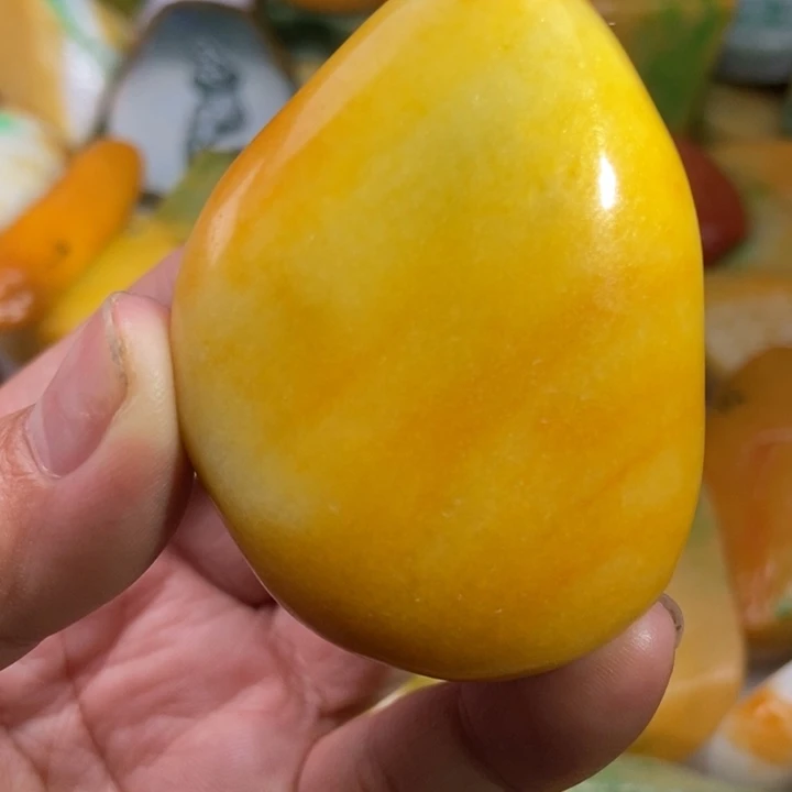 翡翠未镶嵌颈饰缅甸