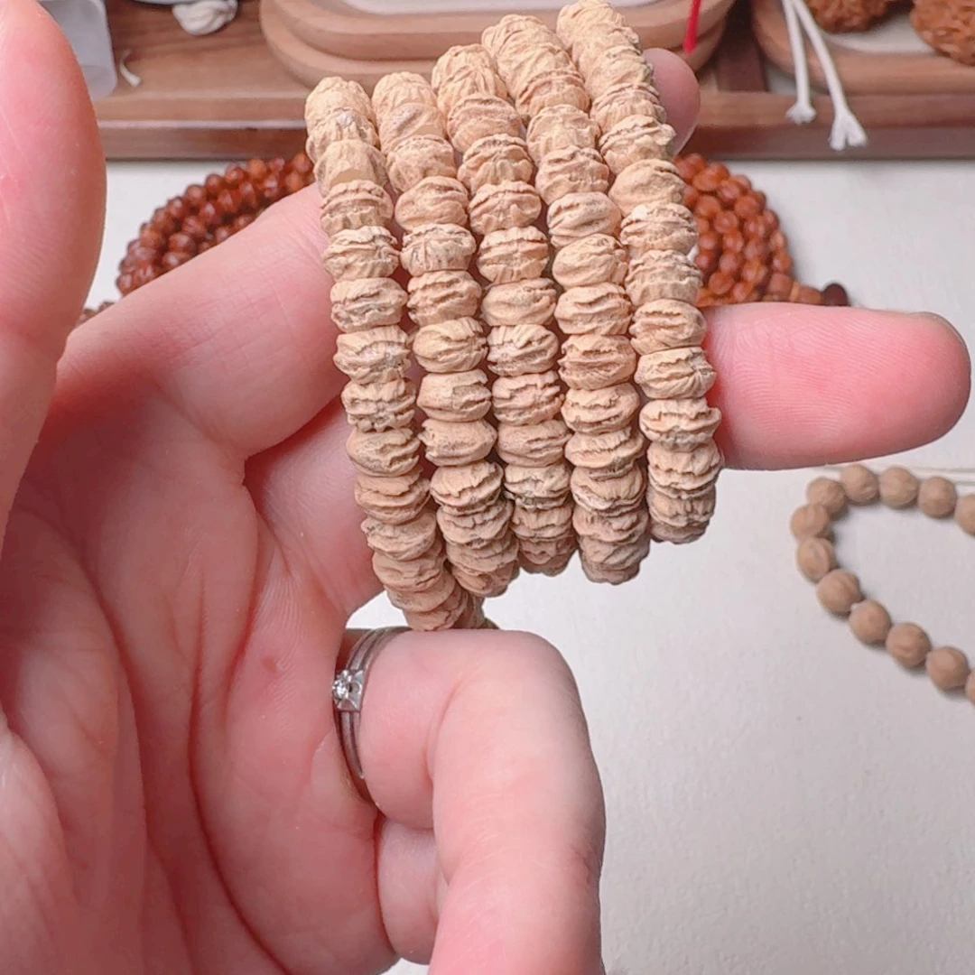 柏香籽/百香籽吊坠昂*王