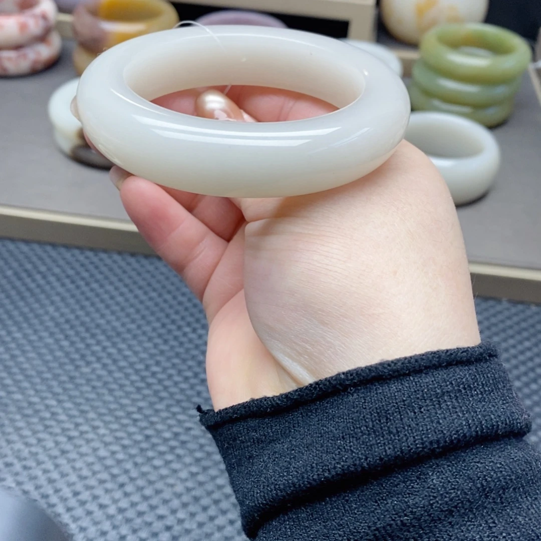 石英质玉（佘太翠）未镶嵌手镯