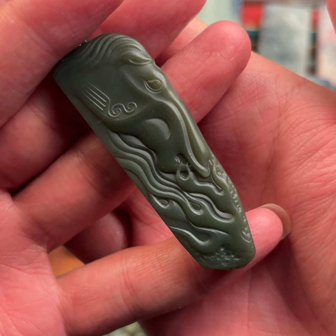 和田玉颈饰未镶嵌拾*?