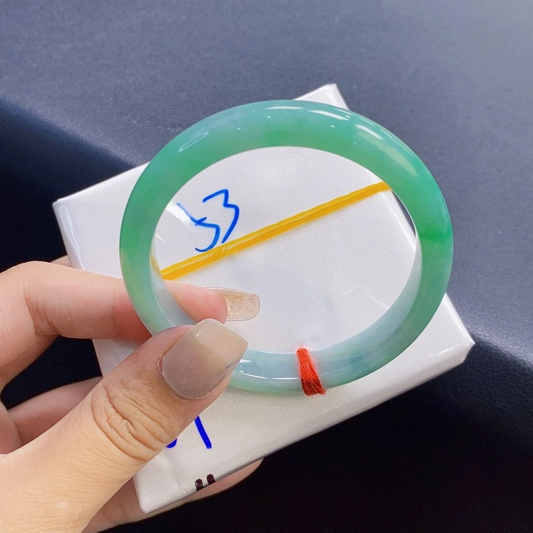 翡翠手镯未镶嵌53圈口