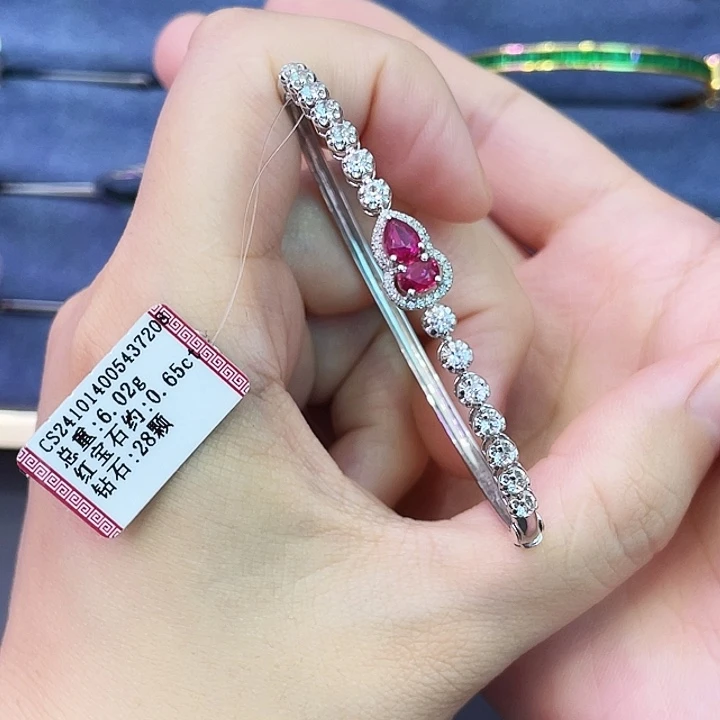 红宝石手镯18K金镶嵌0.65克拉无烧