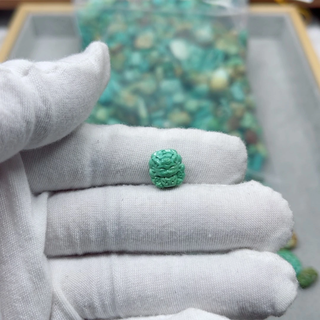 绿松石未镶嵌挂件