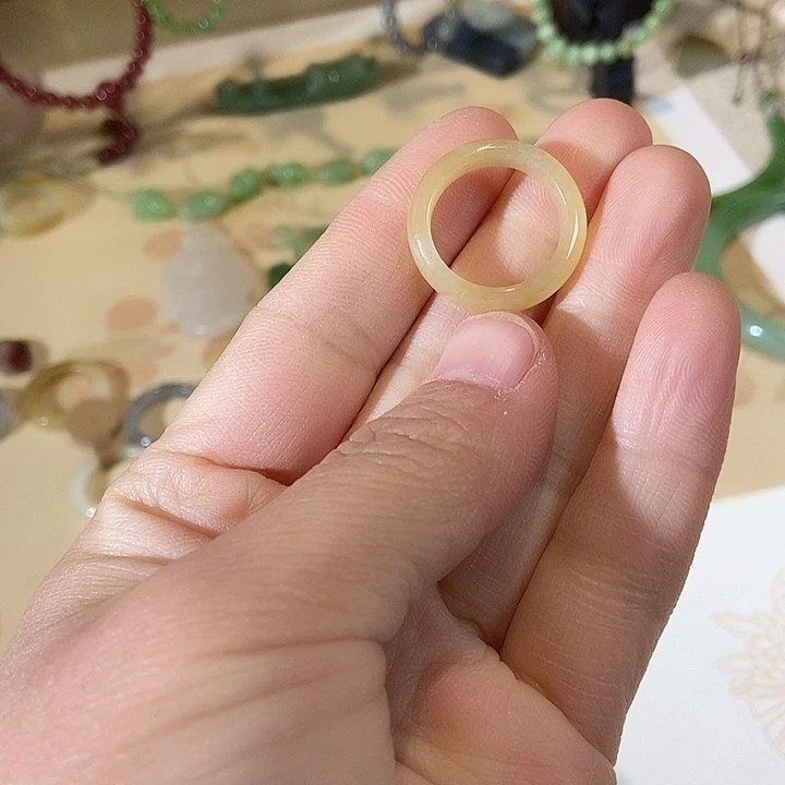 和田玉（糖玉）未镶嵌戒指这个