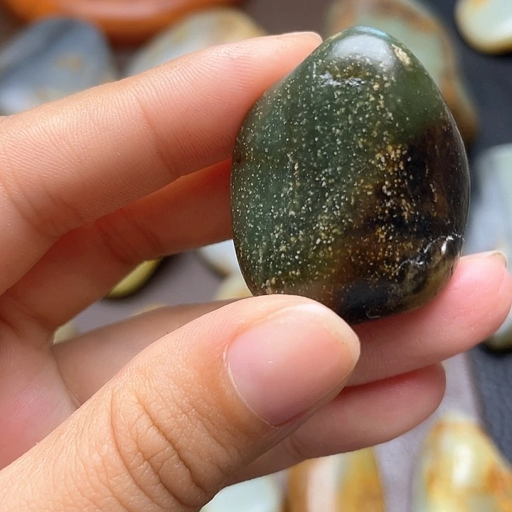 和田玉未镶嵌颈饰43