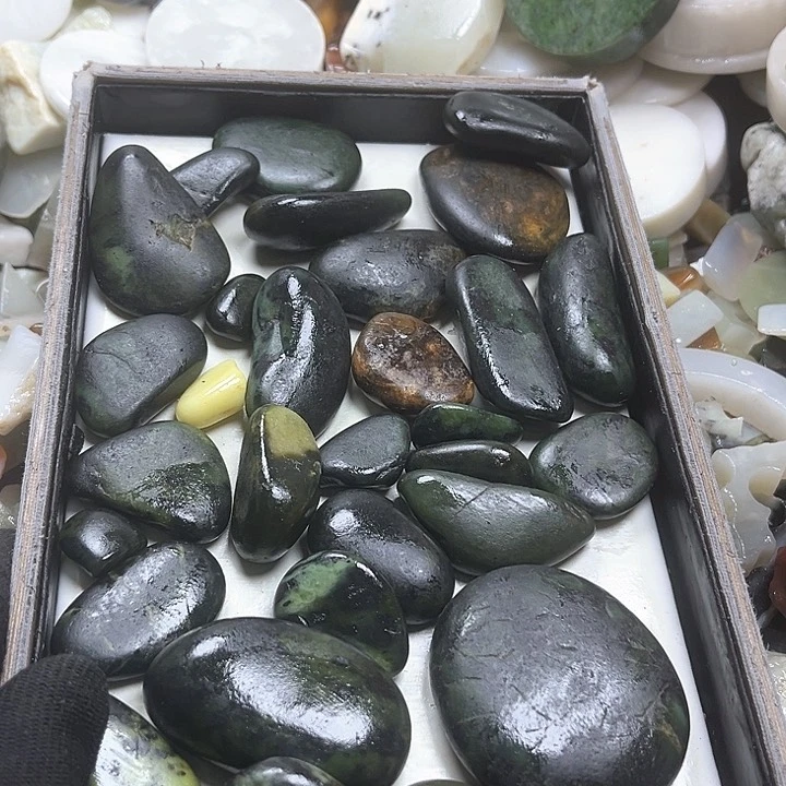 和田玉（糖玉）和田玉边角料9K金镶嵌一*砖