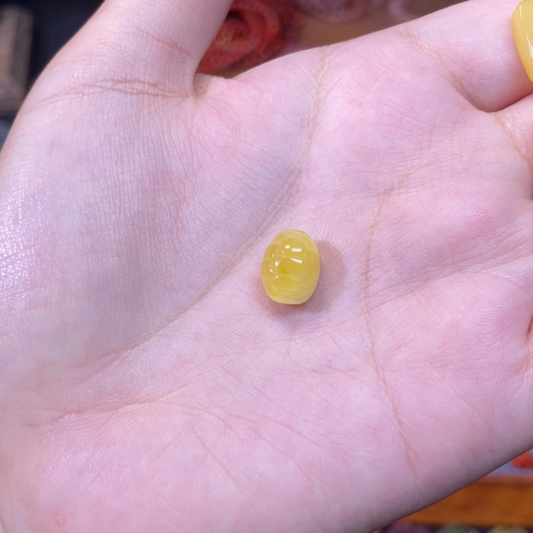 萱***贝裸石蜜蜡未镶嵌跑环