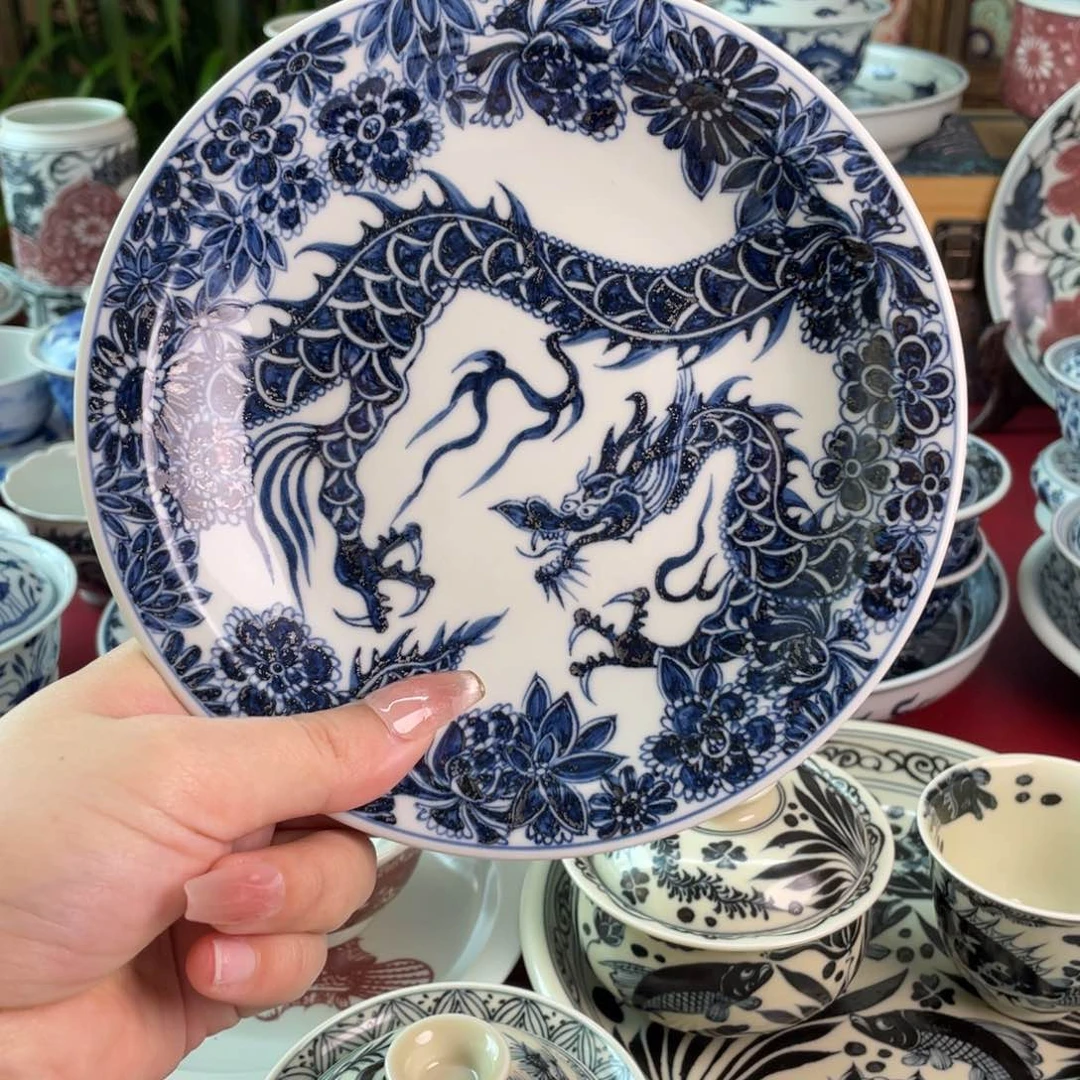 11景德镇青花微瑕龙纹壶承