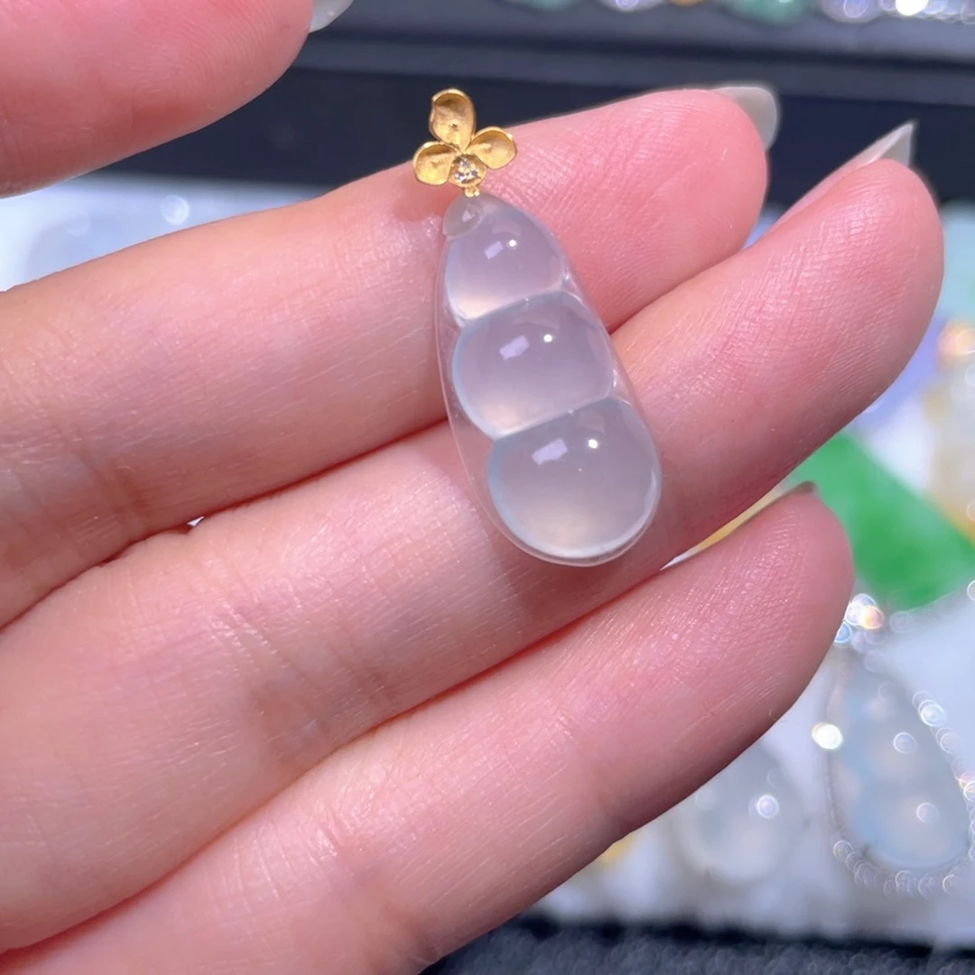 颈饰18K金镶嵌翡翠翡翠