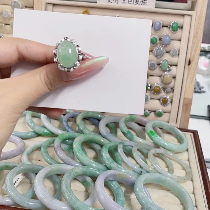 翡翠未镶嵌颈饰天然翡翠Ａ货