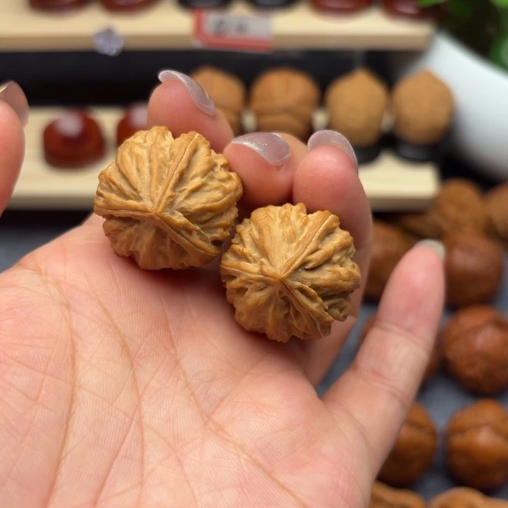 文玩核桃把件洋*将三棱手捻862