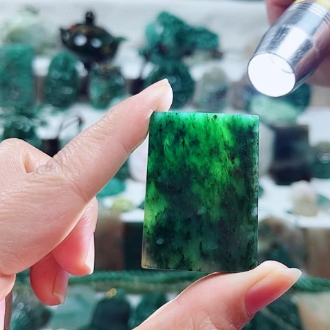 独山玉未镶嵌吊坠