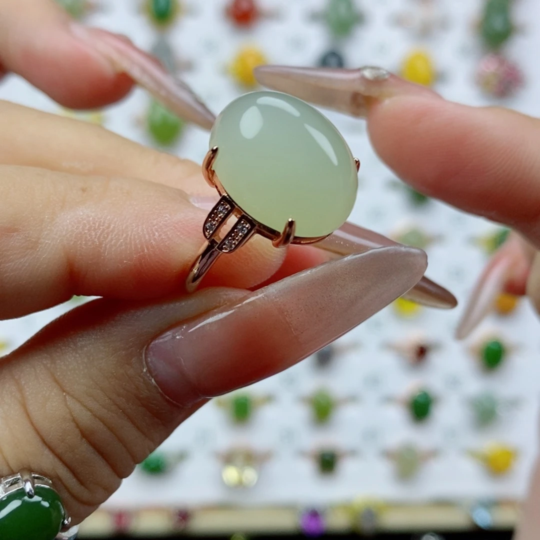 未镶嵌戒指和田玉